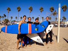 Surf sur les plages de Californie