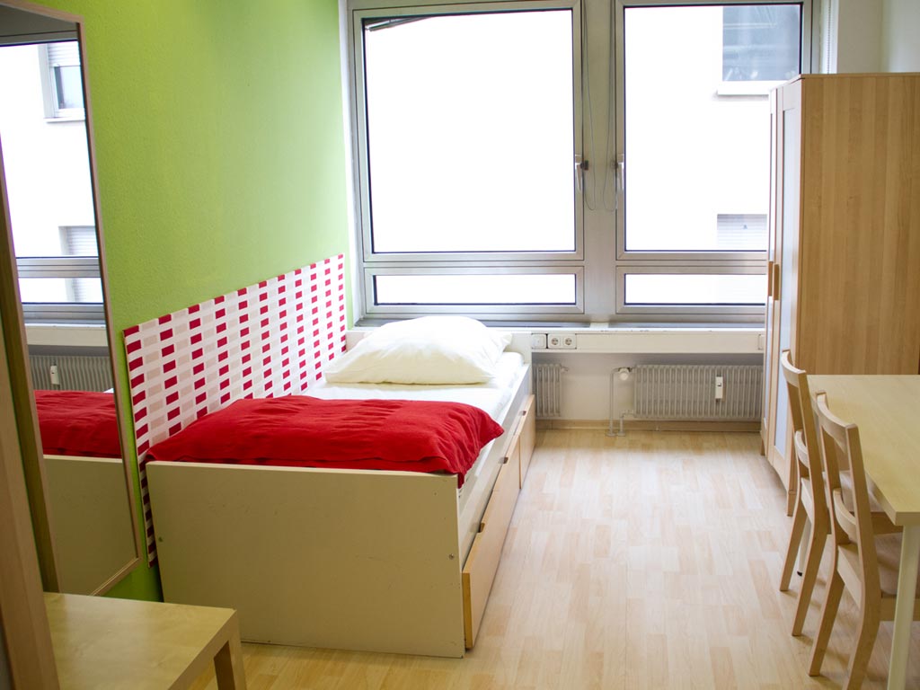 Habitación individual en apartamento en Frankfurt