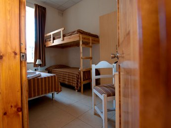 Zakwaterowanie na naszym kampusie w St. Julian's. Pokój w Club Village.