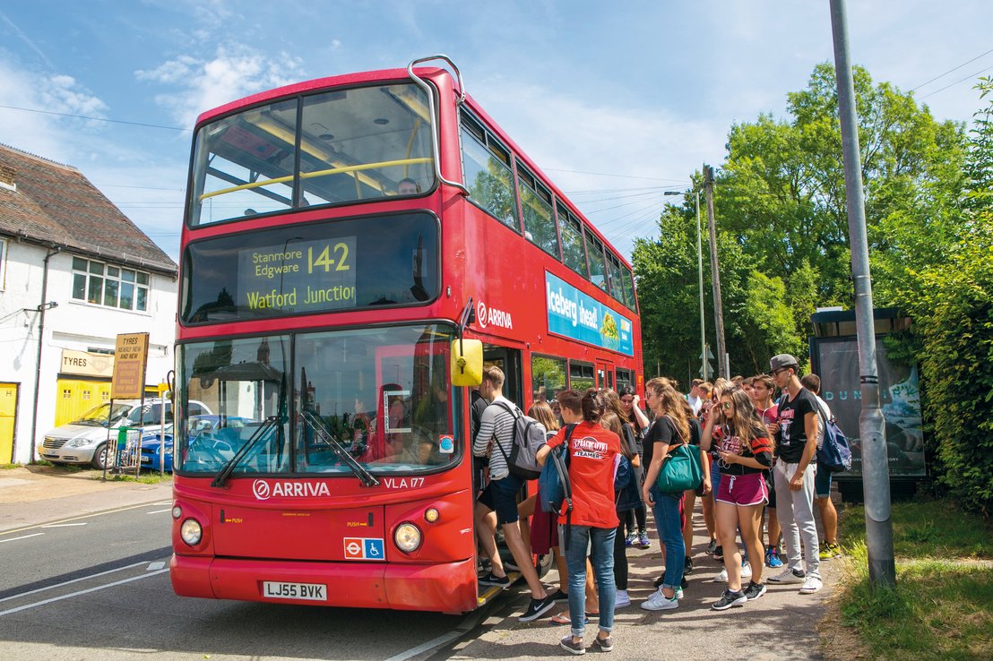 Visita Londres en el autobús rojo típico de la ciudad