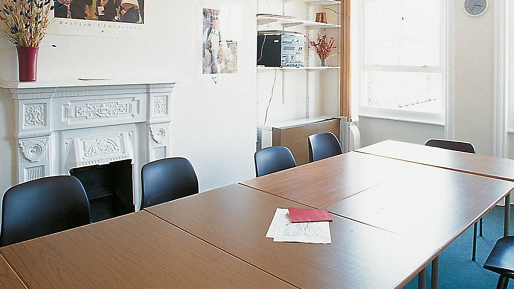 english language school London for teenagers classroom