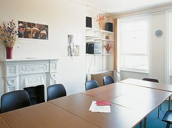 Sala lekcyjna w budynku szkoły Sprachcaffe w Londynie, Anglia