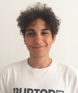 Uno studente della scuola di Malta Uno studente della scuola di Malta