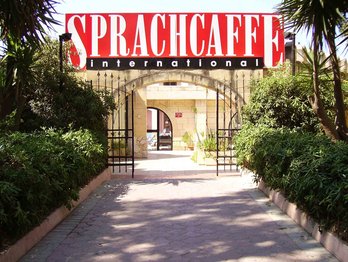 Sprachcaffe máltai nyelviskola bejárata