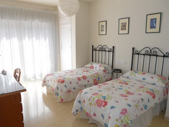 Malaga Aile Yanı