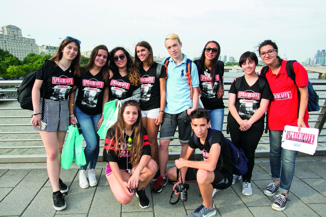 Grupo de estudiantes de inglés en Londres St. Margaret