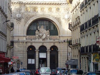 Rue de lécole de langues - Paris