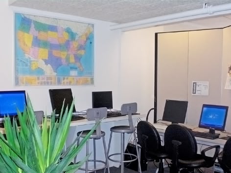 Salle informatique de l'école de Boston