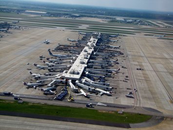 Lotnisko Hartsfield-Jackson Atlanta International Airport, 6000 N Terminal Pkwy, Atlanta, GA 30320, Stany Zjednoczone