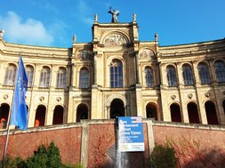 Sprachcaffe München Parlementsgebouw