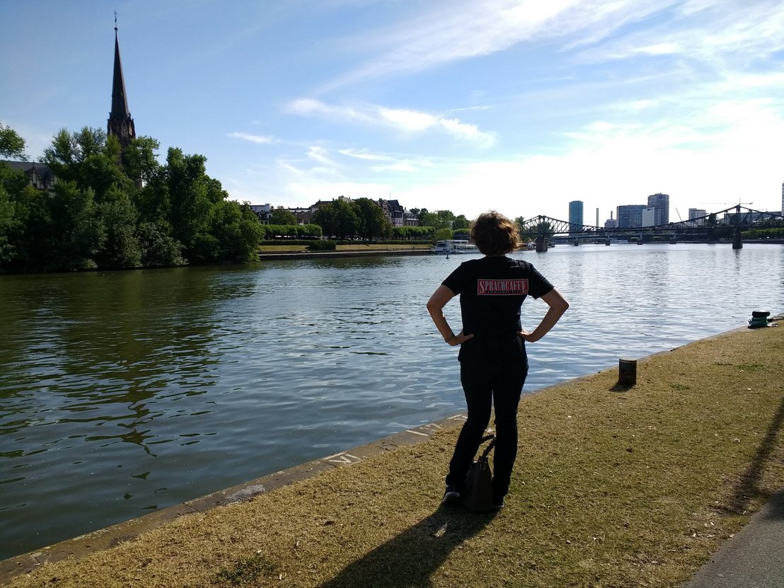 Walking along the Main river 