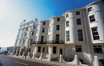 - Rezydencja w Brighton (widok z ulicy)