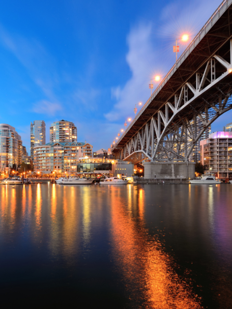 Schau dir die möglichen Aktivitäten in Vancouver bei Tag und bei Nacht an.